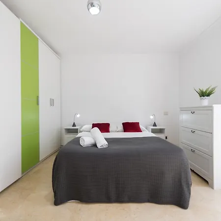 Sg Carlos Family House דירה *