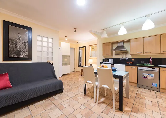 Sg Carlos Family House