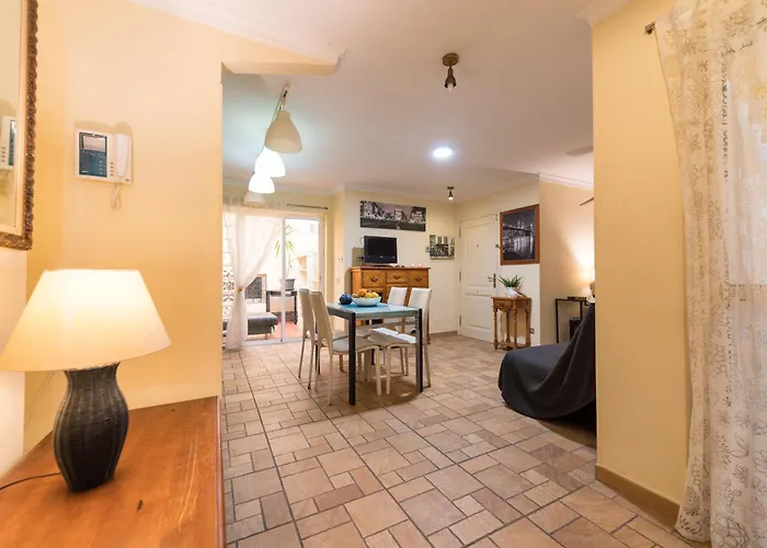 Sg Carlos Family House 公寓 *