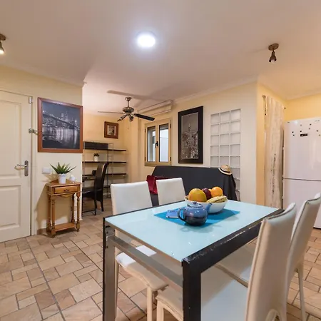 Sg Carlos Family House *