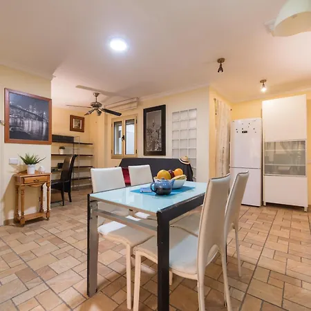 Sg Carlos Family House