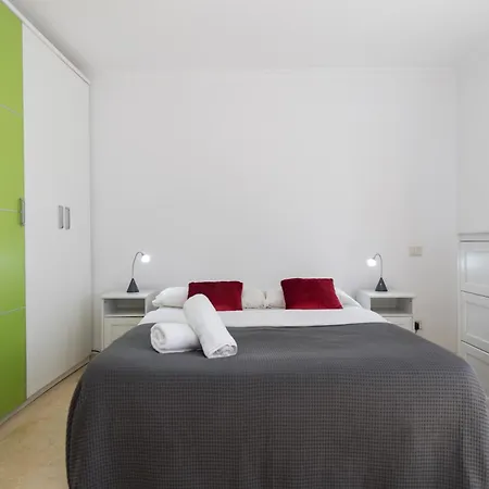 Sg Carlos Family House